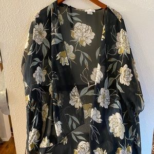 Emory Park navy floral kimono